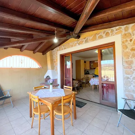 Viola House Holiday home *